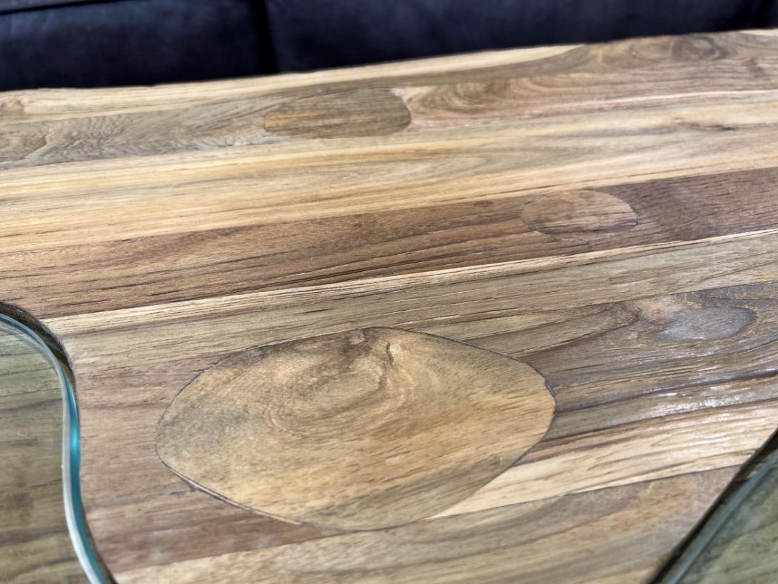 Couchtisch "Deep Island" ca. 120 x 82 x 50 cm aus recyceltem Altholz mit Edelstahlgestell in Halbmondform und Glaseinlage
