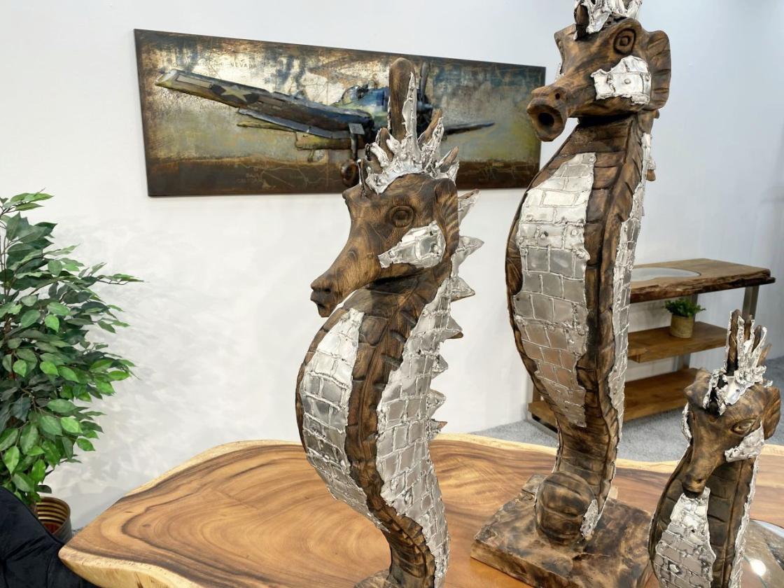 "Seepferdchen " aus Teakholz mit Applikationen aus Aluminium (Größe L, Höhe ca. 100 cm)