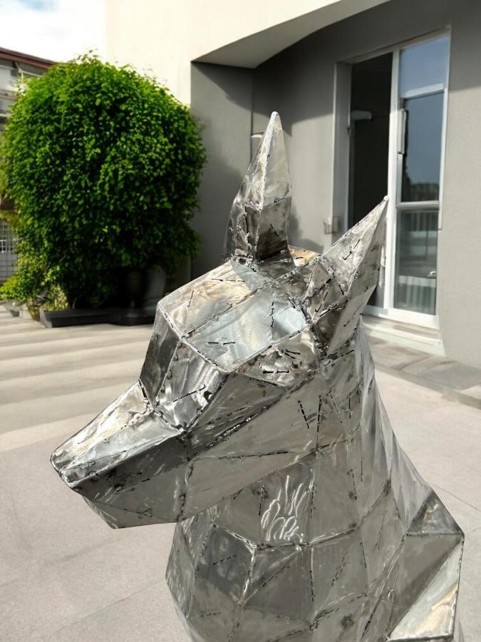 Skulptur Hund aus Eisen 120 cm