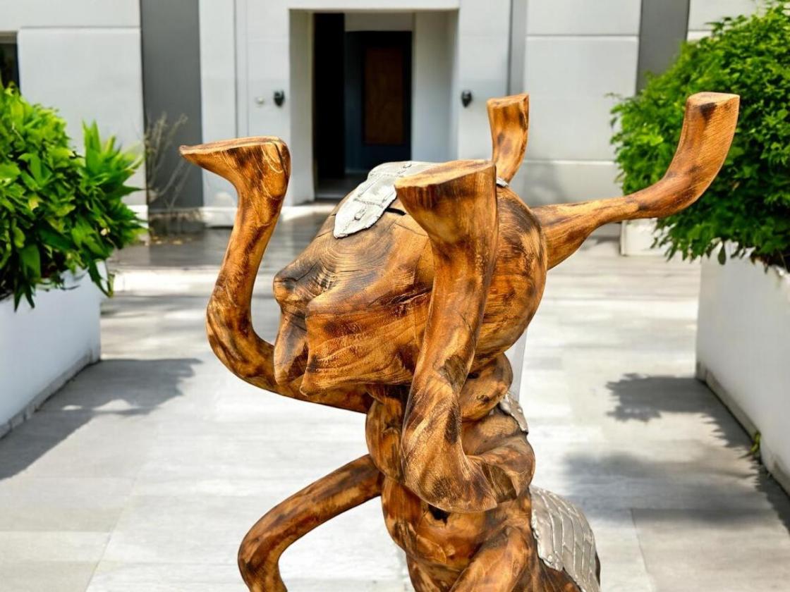 Skulptur Dekofigur Ameise aus Altholz