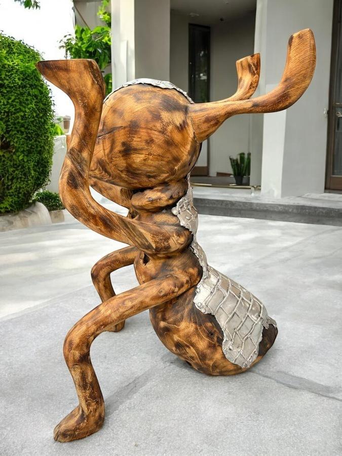 Skulptur Dekofigur Ameise aus Altholz