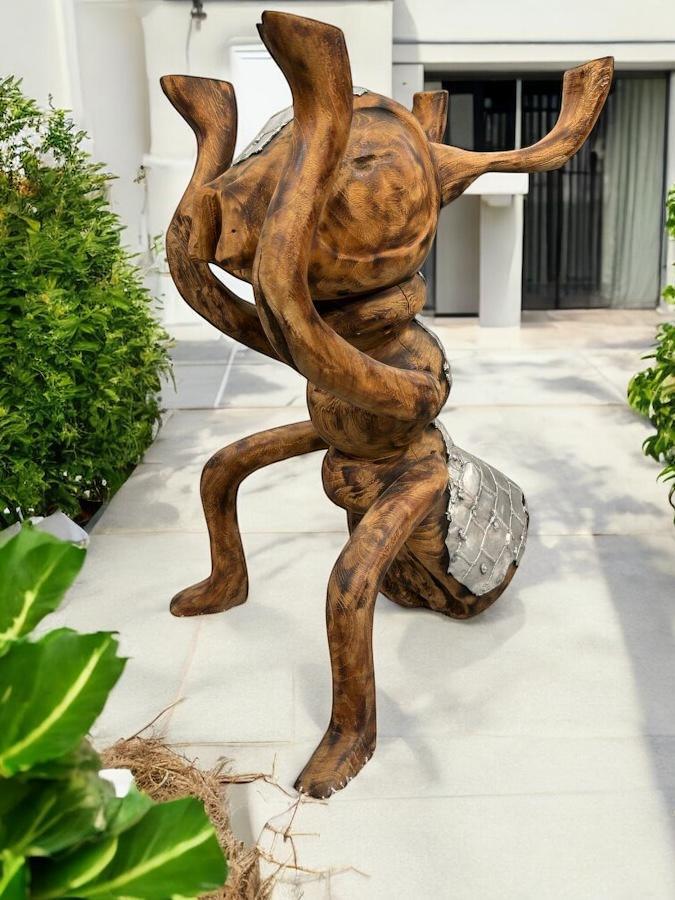 Skulptur Dekofigur Ameise aus Altholz