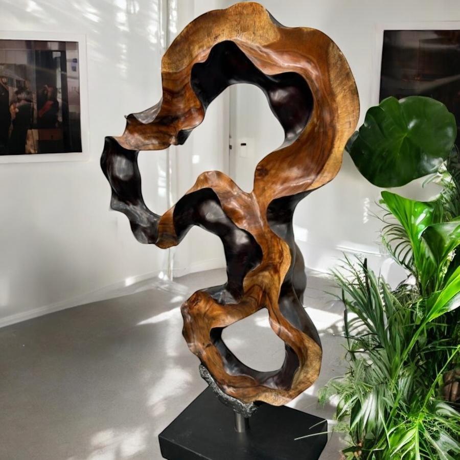 Holzskulptur Raumtrenner Suarholz