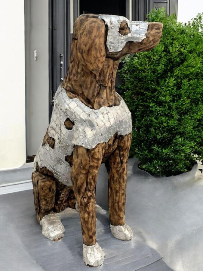 Deko Sitzender Hund 100 cm aus Holz und Aluminium