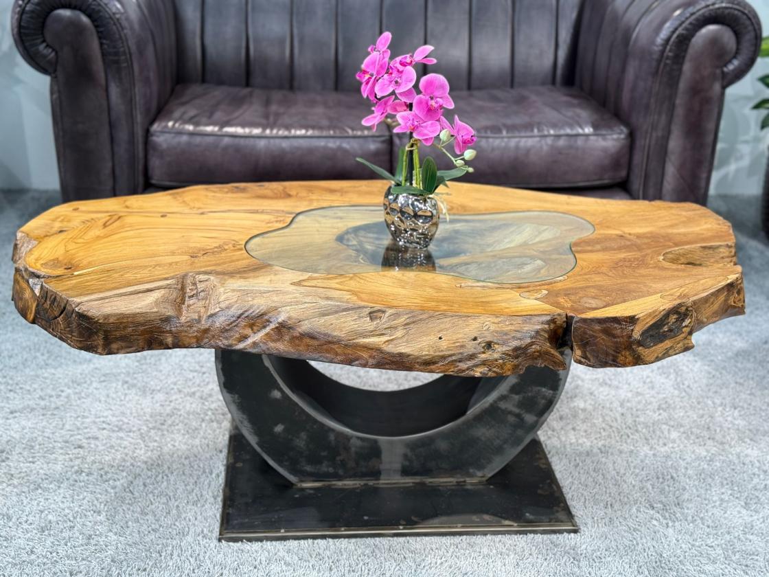 Einmaliger Couchtisch aus Teak Baumscheiben und Glas