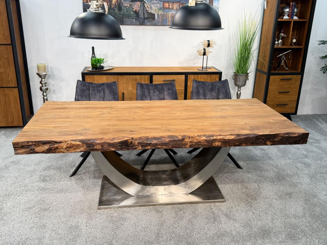 Design Massivholztisch mit extrem starker Tischplatte