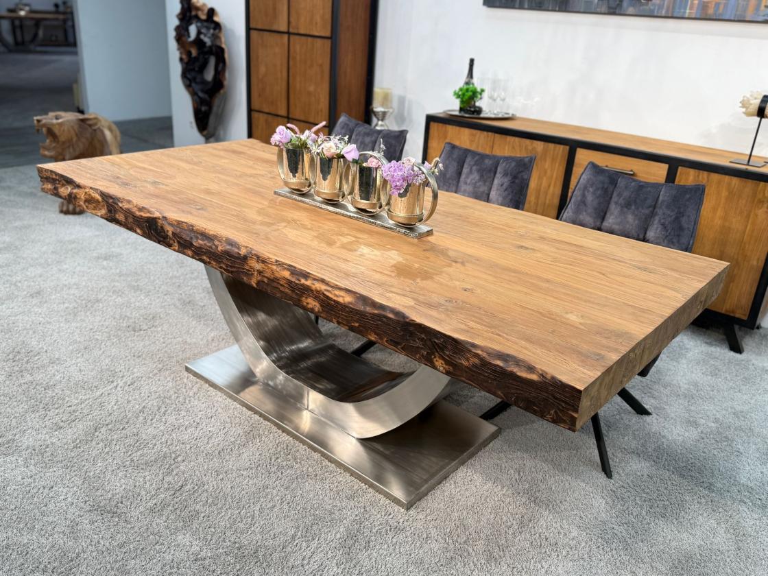 Design Massivholztisch mit extrem starker Tischplatte