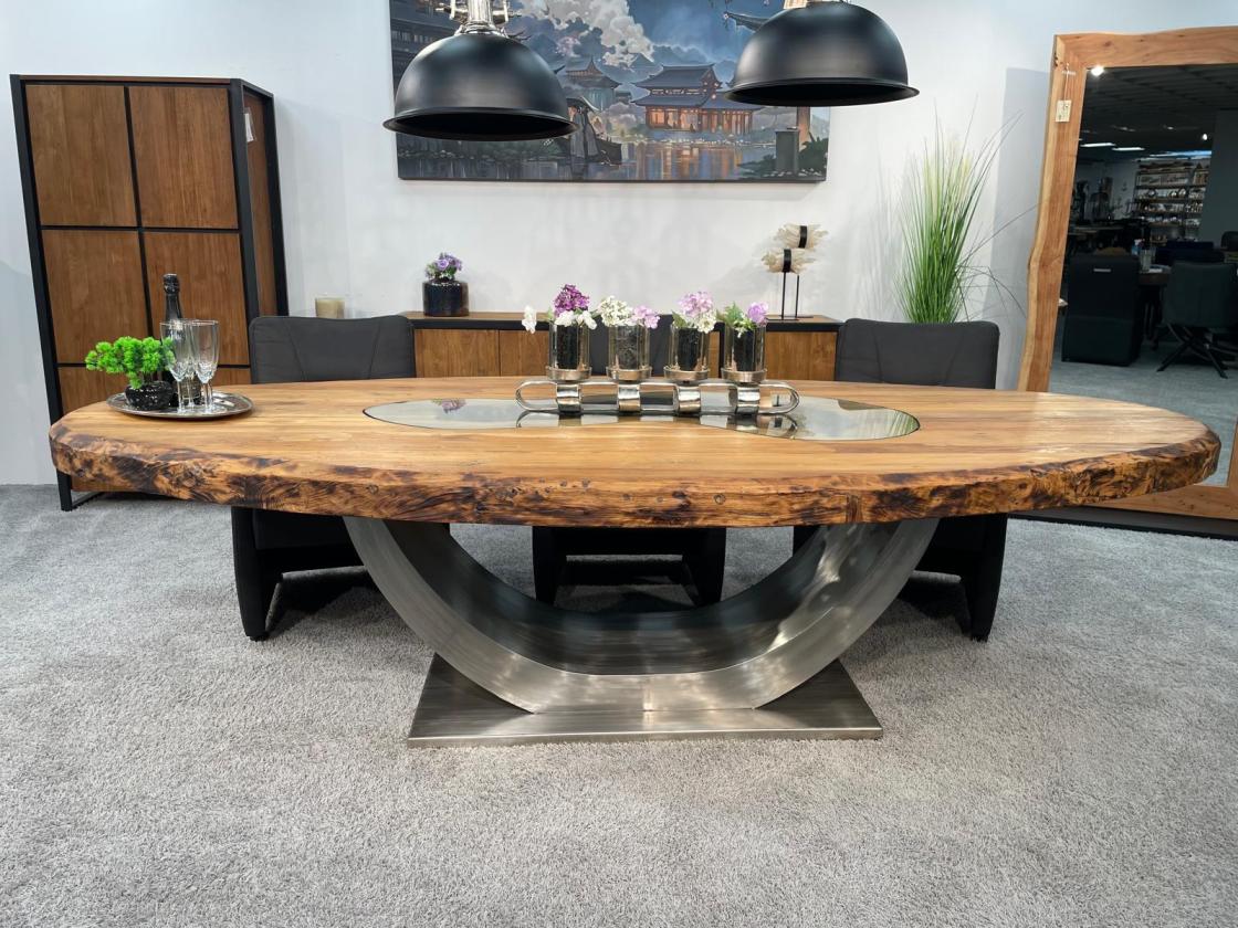 Ovaler Designtisch aus Massivholz und vollmassiver Tischplatte