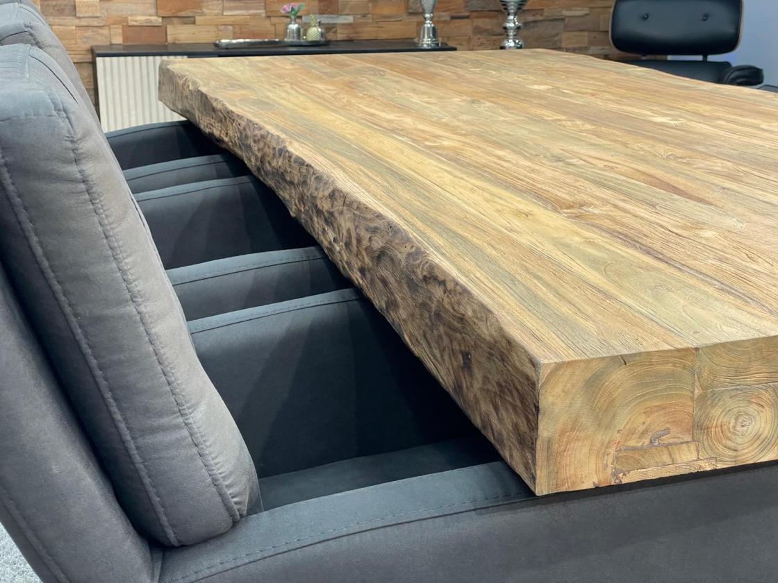 Vollmassiver Wohnzimmertisch aus recyceltem Teakholz 220cm