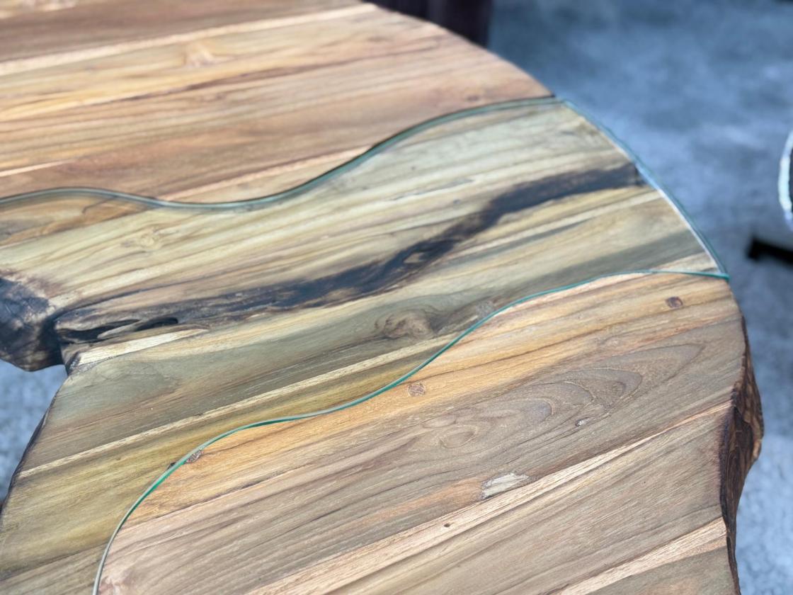Wohnzimmertisch aus Holz edler Couchtisch Designtisch