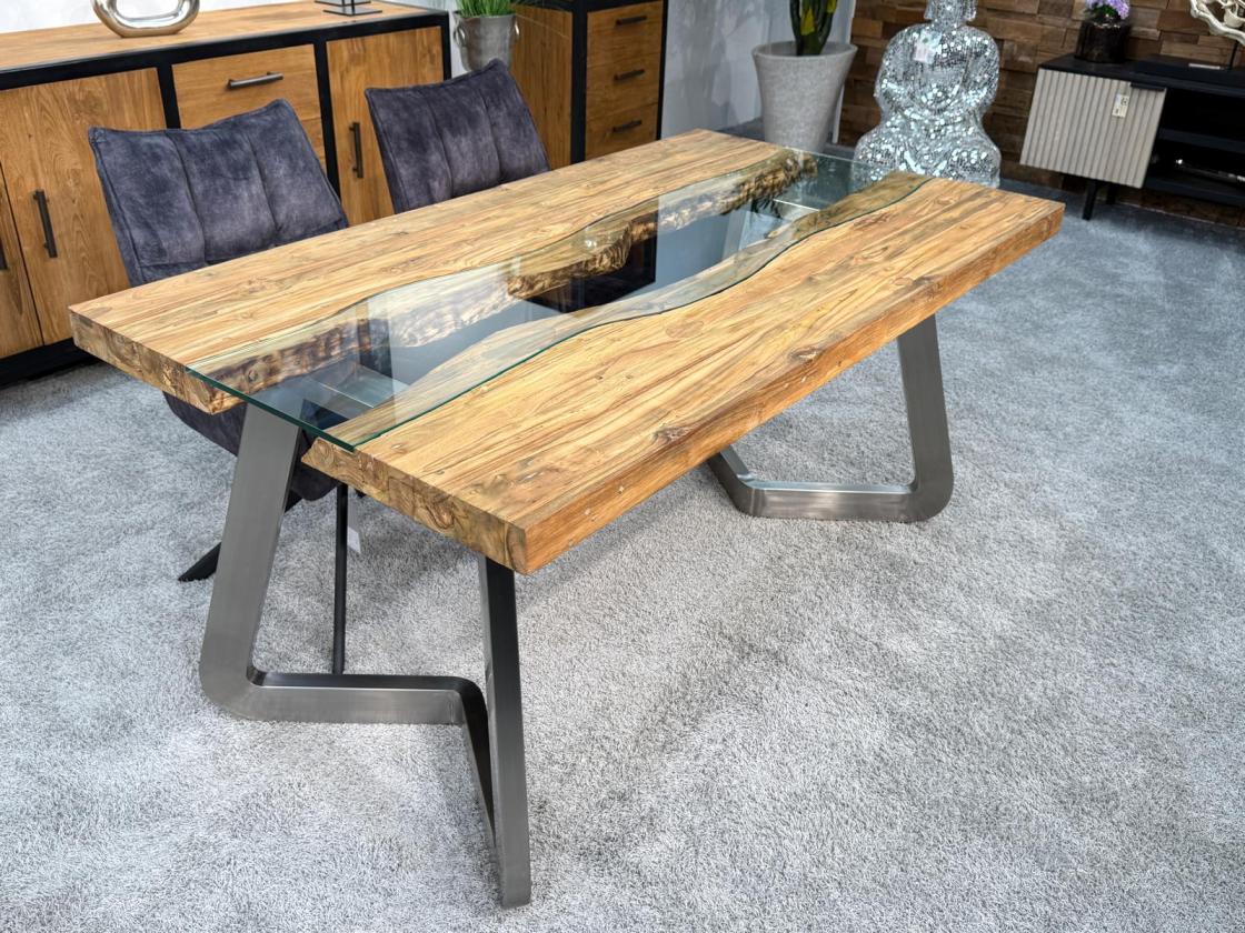 Massivholztisch mit Glaseinlage aus Altholz