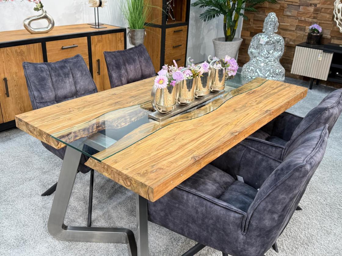 Massivholztisch mit Glaseinlage aus Altholz