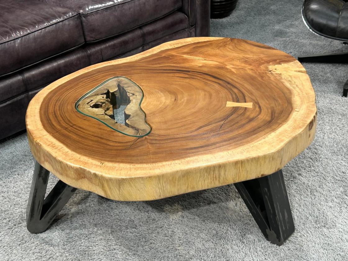 Massiver runder Couchtisch Baumstamm mit Metallgestell