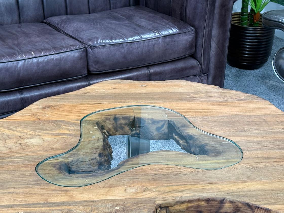 Eindrucksvoller Couchtisch "Lakeside Rustik", ca. 130 x 87 x 46 cm aus Altholz mit Glaseinlage