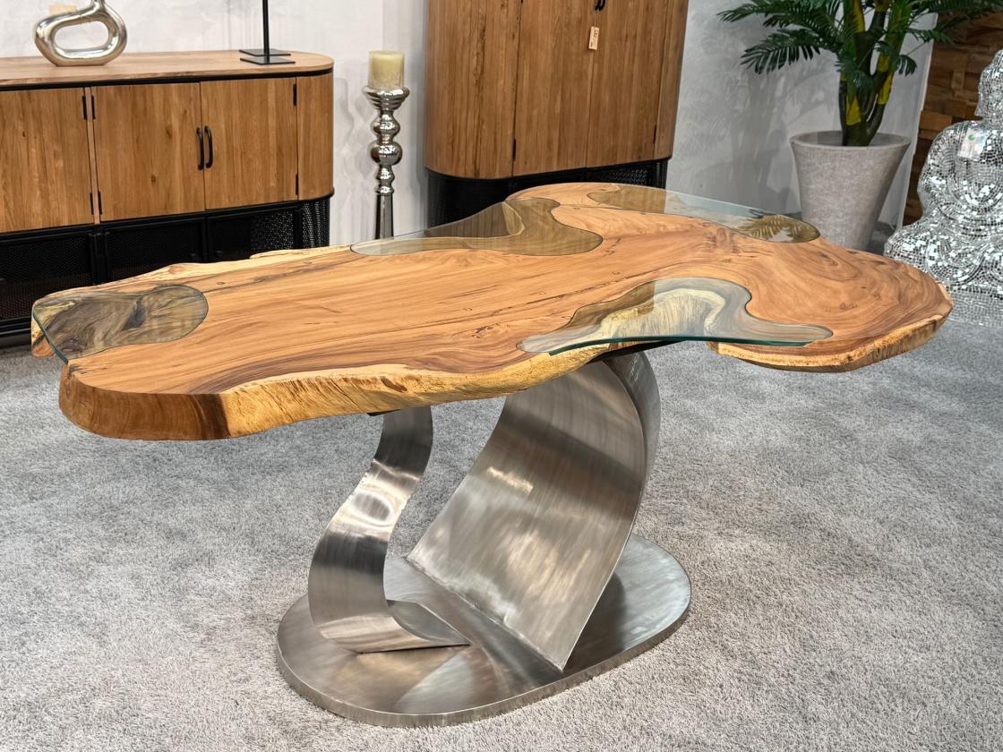 Esstisch aus einer Baumscheibe Expression