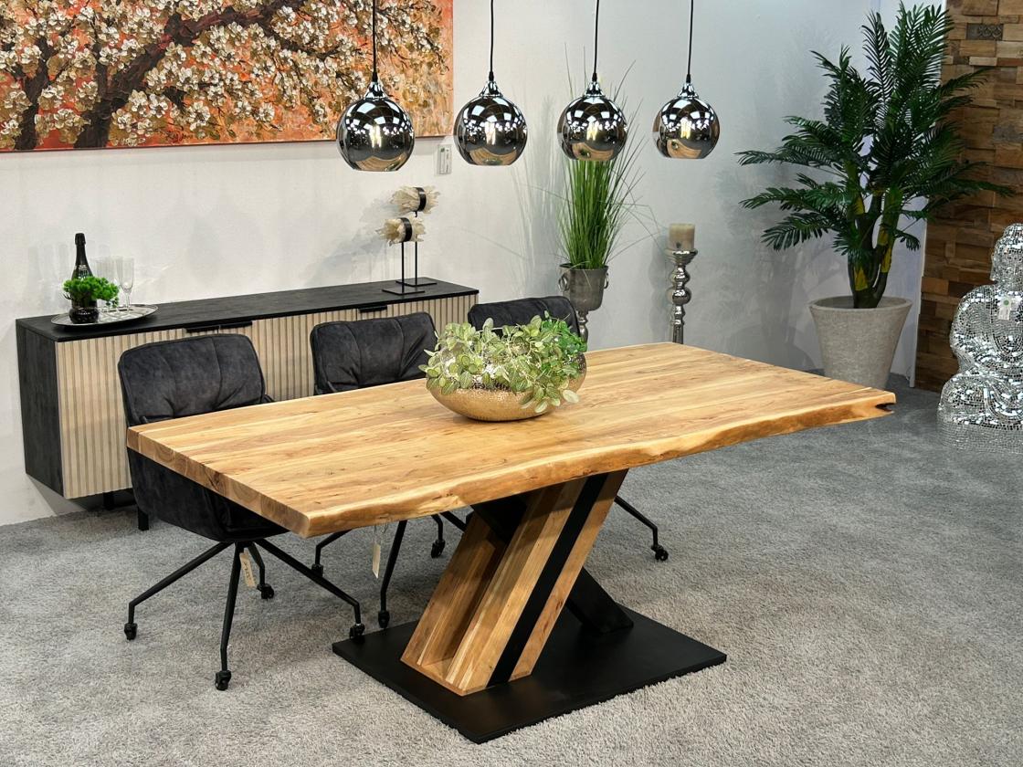 Esstisch Canyon mit Baumkante