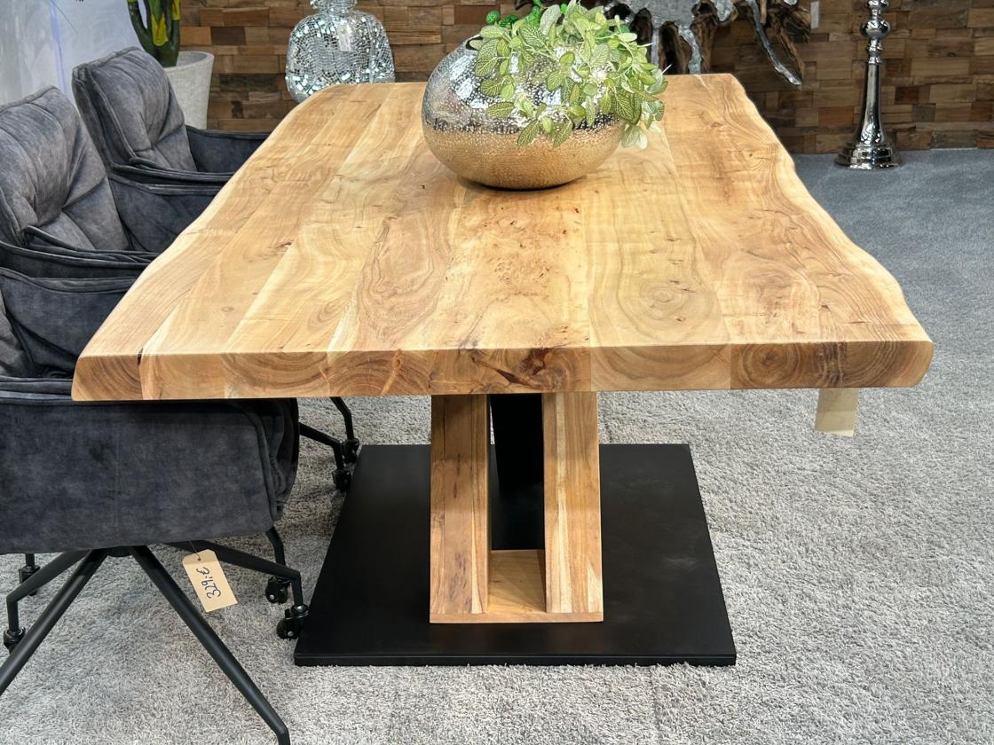 Esstisch Canyon mit Baumkante