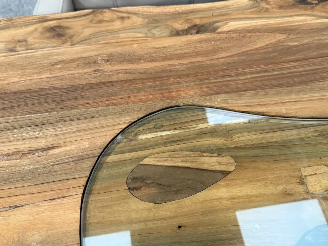 Dining table made of solid wood with glass inlays, 180 x 93 x 76 cm.