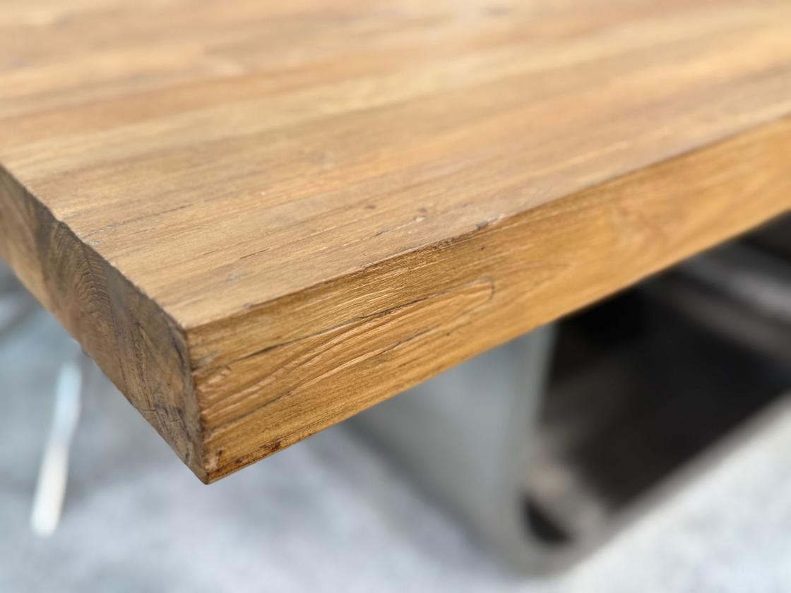 Esstisch Massivholztisch mit U-Gestell Deep Island