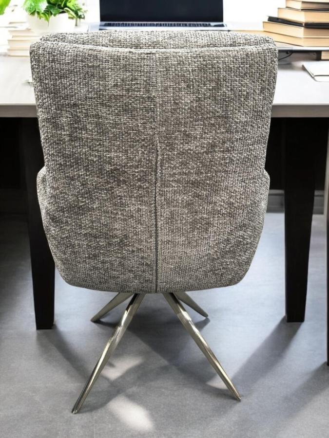Drehbarer Stuhl mit Armlehne und Drehfunktion