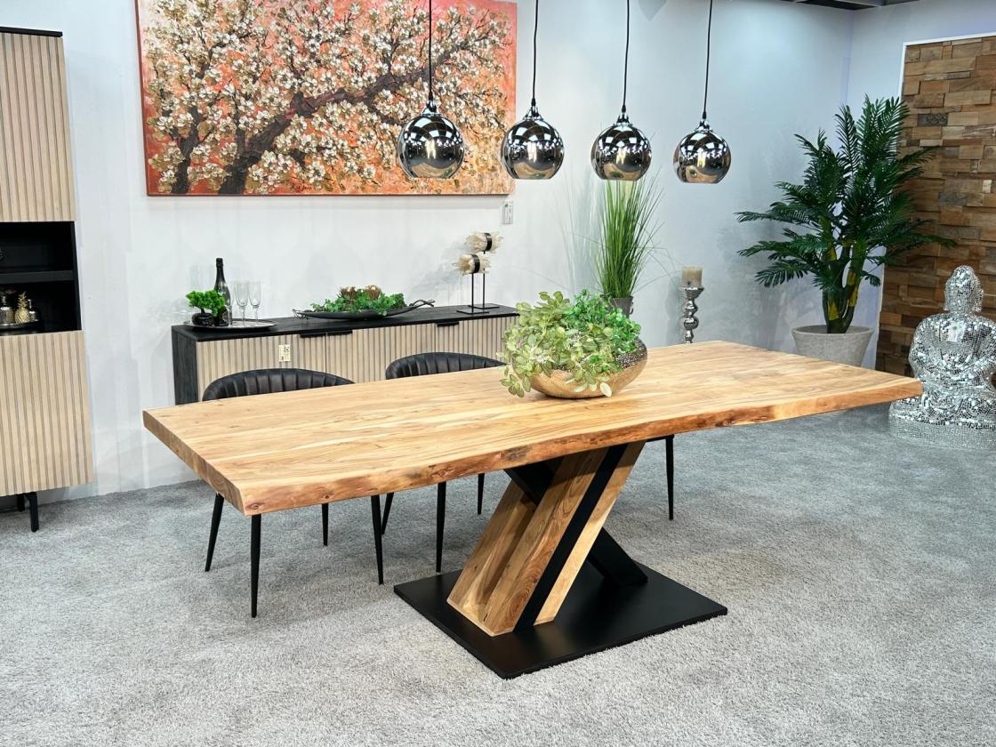 Esszimmertisch mit Baumkante 250 cm