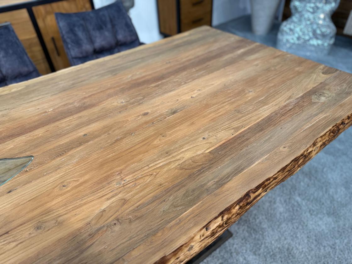 Holztisch Esstisch extravaganter Tisch 220 cm
