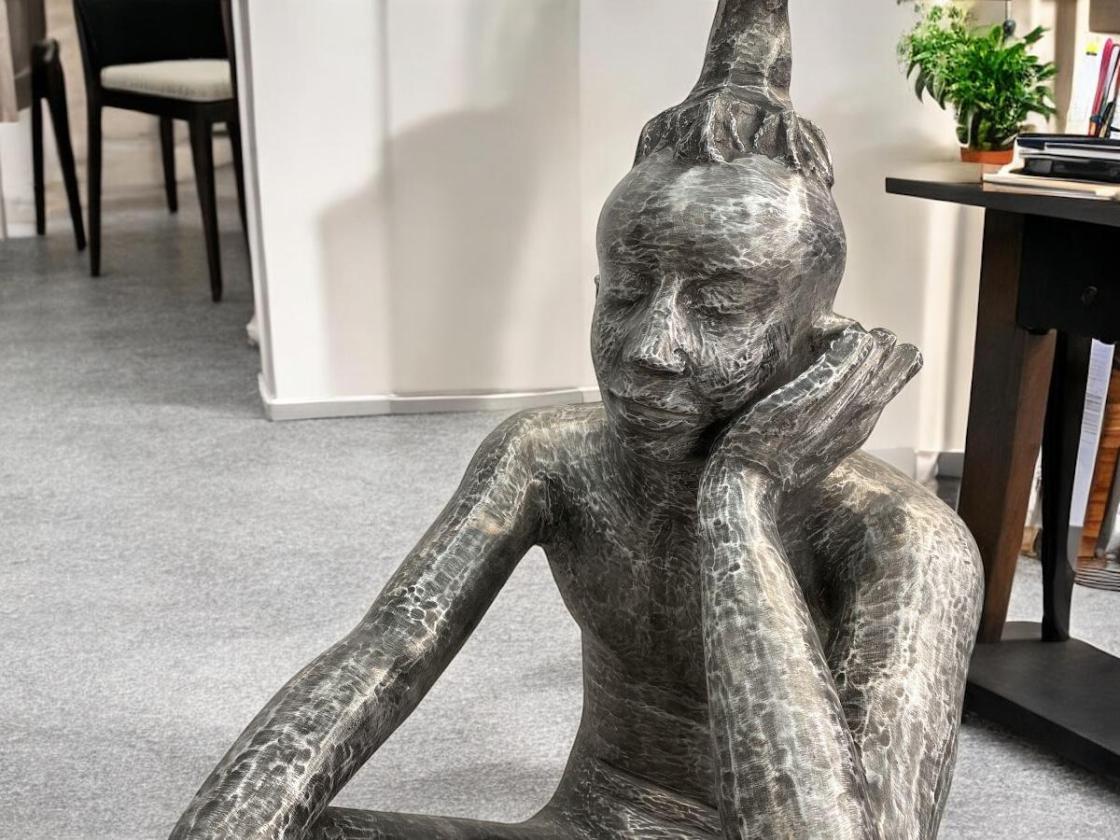 Große Deko-Figur aus Aluminium Mann mit Baum