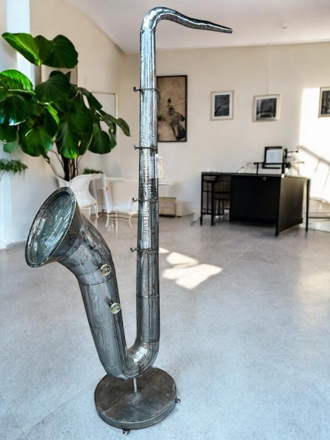 Skulptur aus recyceltem Metall Saxophon XXL