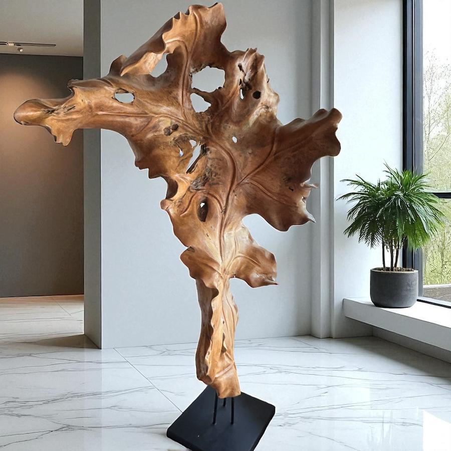 Große Dekoration aus Holz Baumstamm