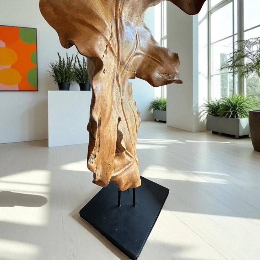 Große Dekoration aus Holz Baumstamm
