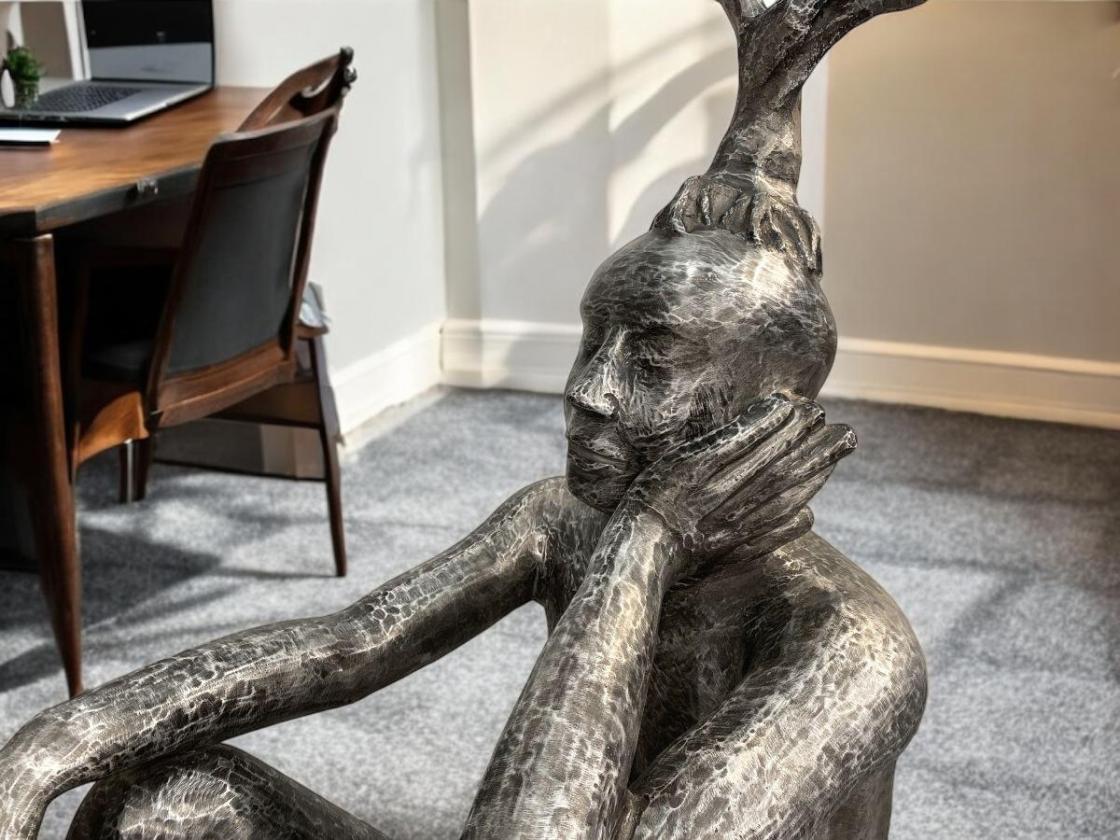 Große Deko-Figur aus Aluminium Mann mit Baum