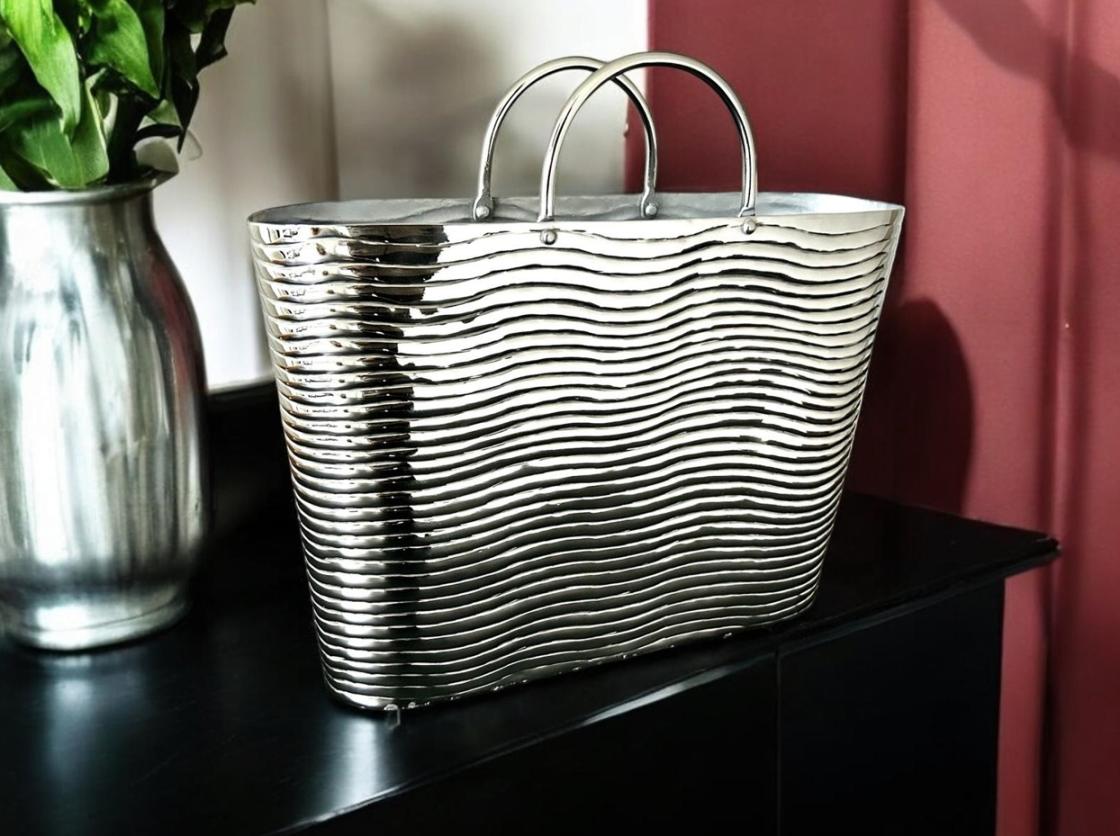 Handtasche aus Metall Aluminium Silber Nickel