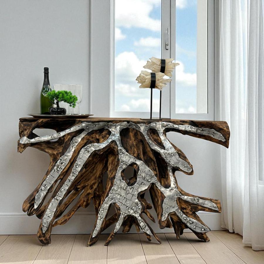 Sideboard aus einer Baumwurzel mit Aluminium