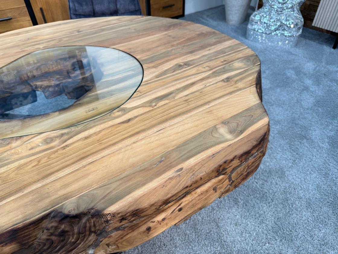 Massiver Holztisch Fusion aus recyceltem Holz