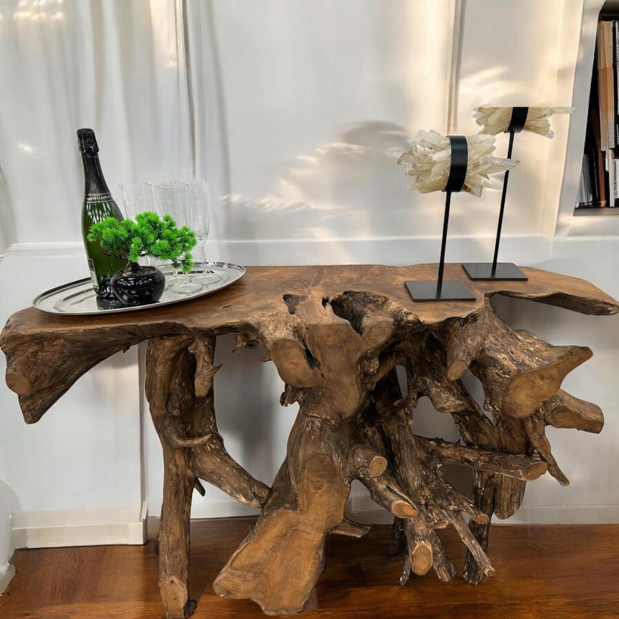 Konsole aus einer Baumwurzel Teak