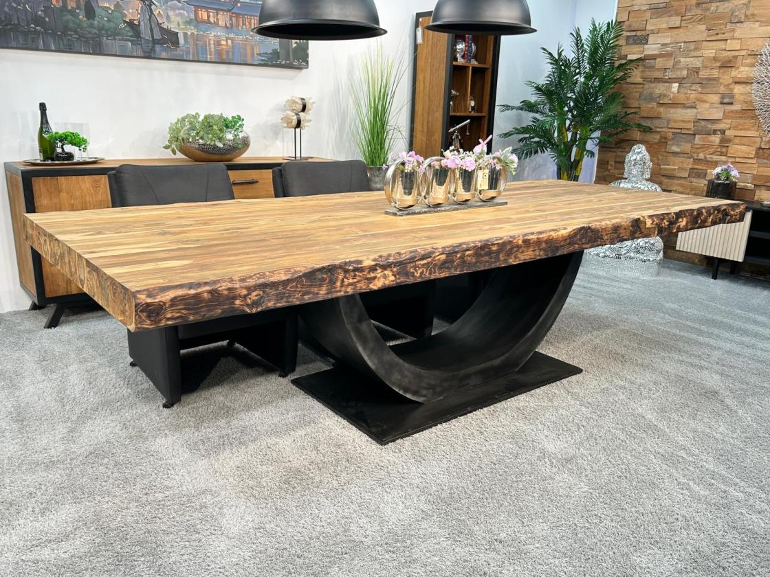 Langer Massivholztisch 300cm Deep Island aus Holz