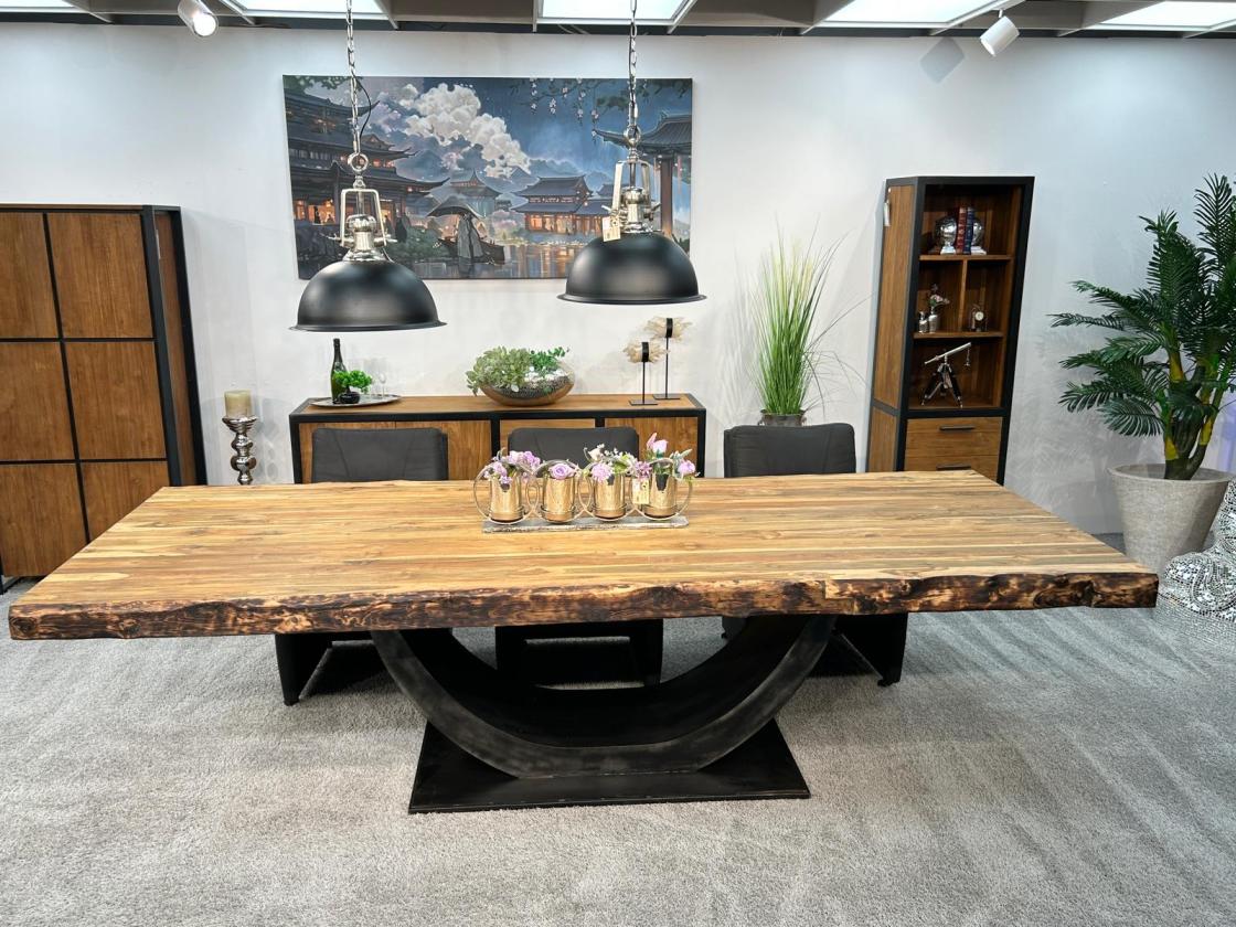 Langer Massivholztisch 300cm Deep Island aus Holz