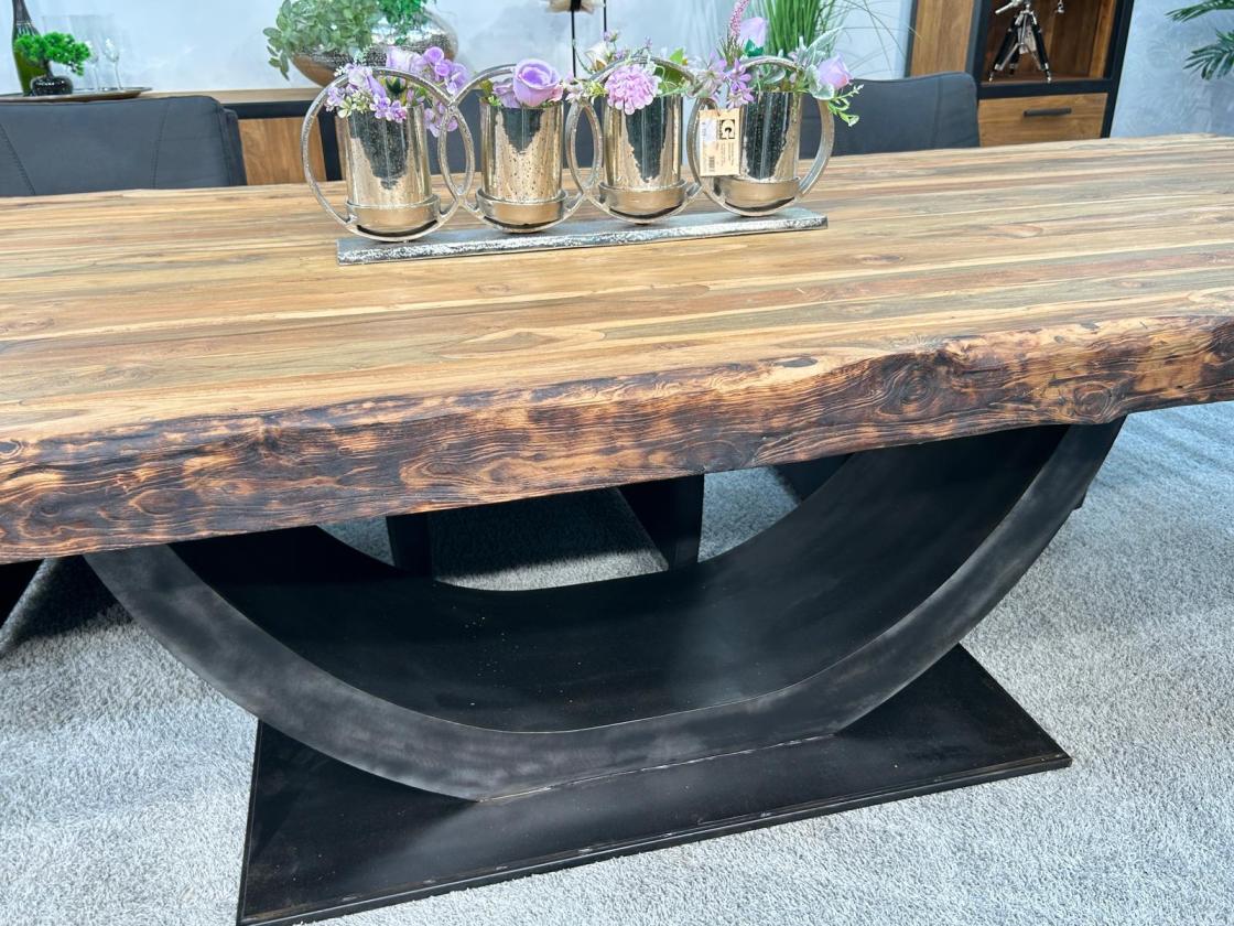 Langer Massivholztisch 300cm Deep Island aus Holz