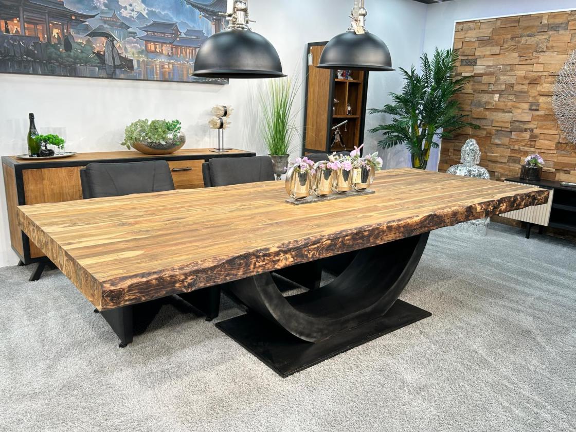 Langer Massivholztisch 300cm Deep Island aus Holz