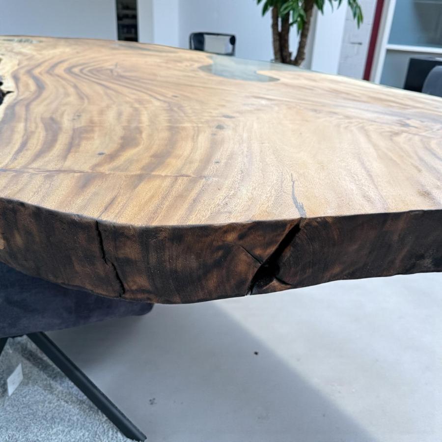 Baumscheiben Esstisch "Lakeside" aus massivem Suarholz