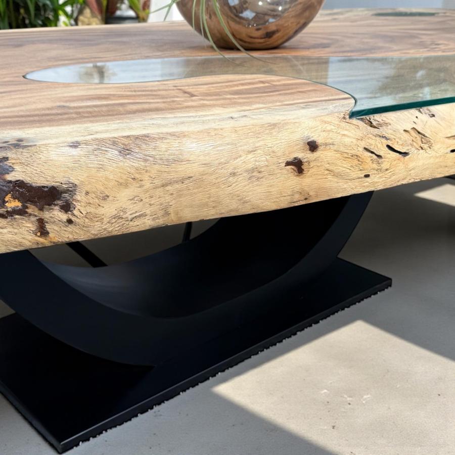 Baumscheiben Esstisch "Lakeside" aus massivem Suarholz