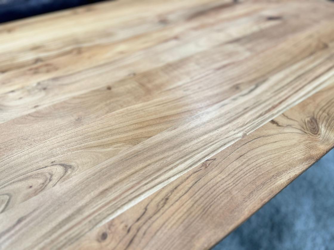 Couchtisch aus Akazie "CLIFF" im Format 120 x 80 cm mit Schweizer Kante