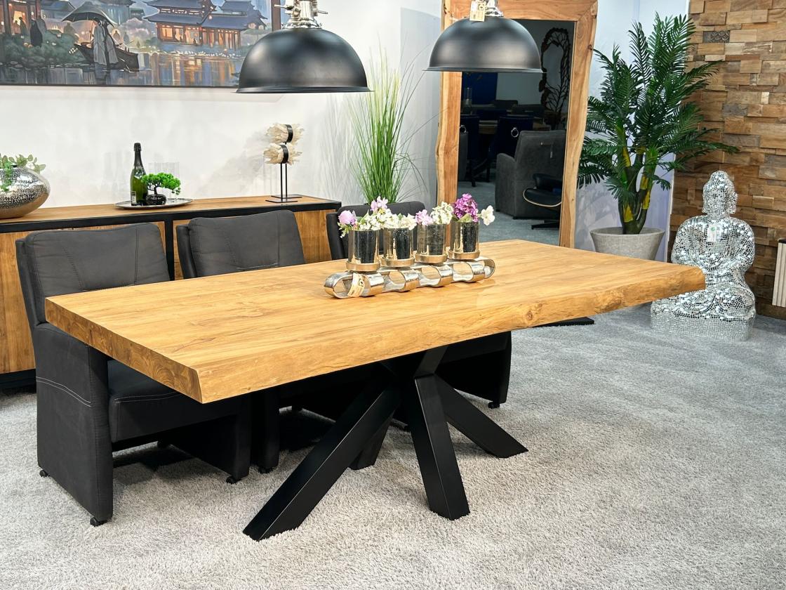 Massiver Esszimmertisch 220 cm