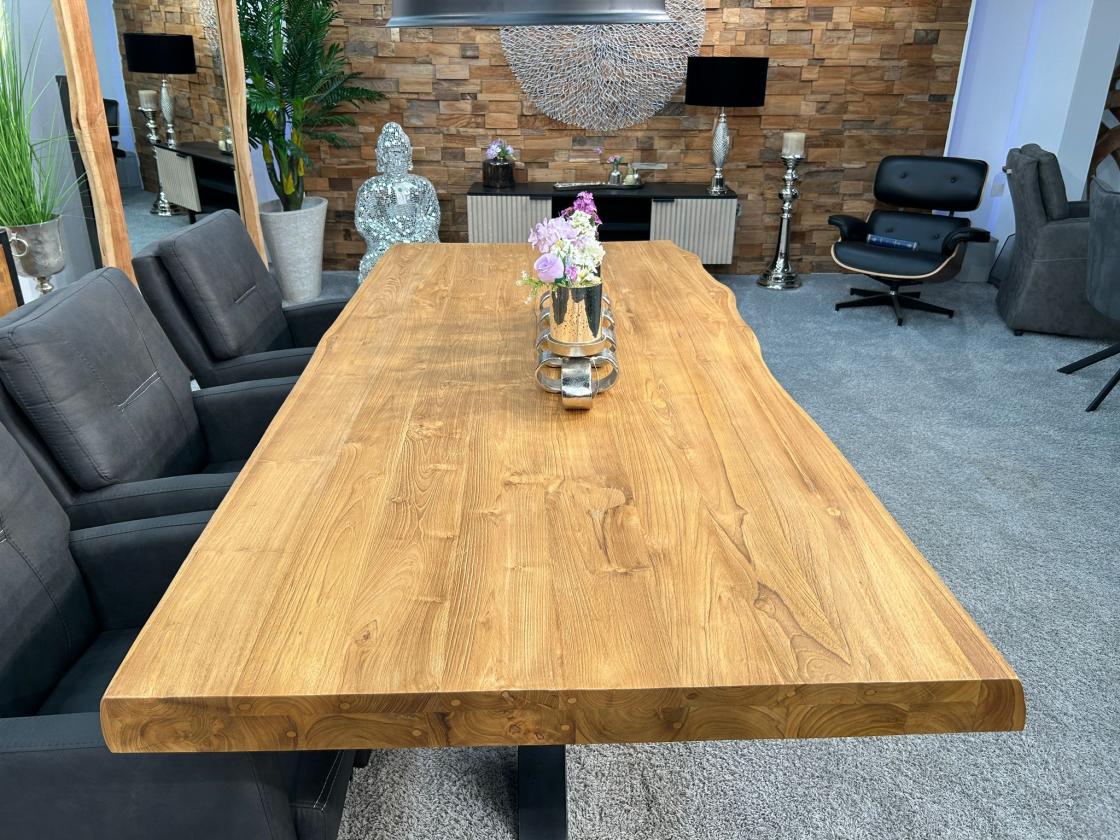 Massiver Esszimmertisch 220 cm