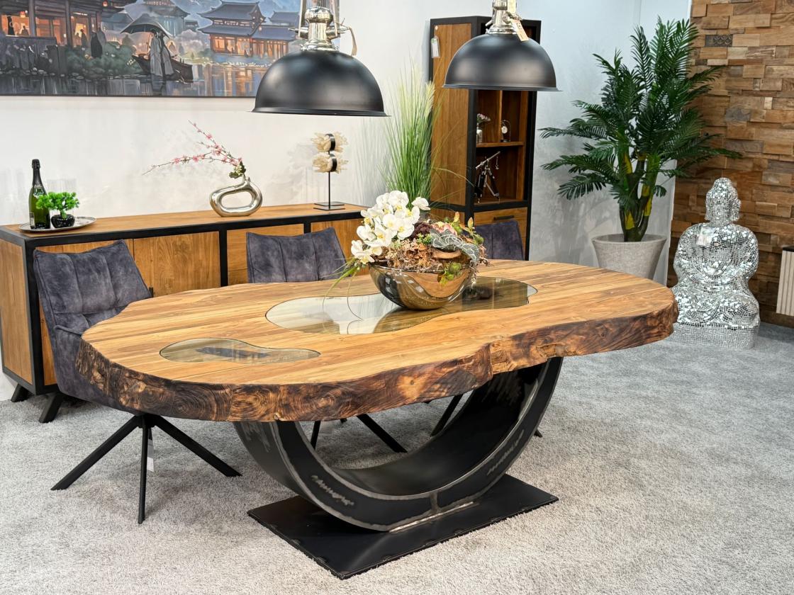 Massiver Holtisch Fusion aus recyceltem Holz