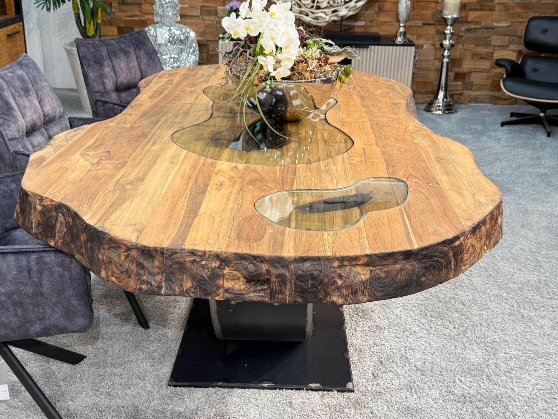 Massiver Holtisch Fusion aus recyceltem Holz