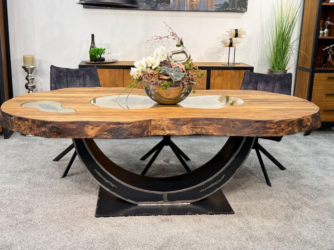 Massiver Holtisch Fusion aus recyceltem Holz