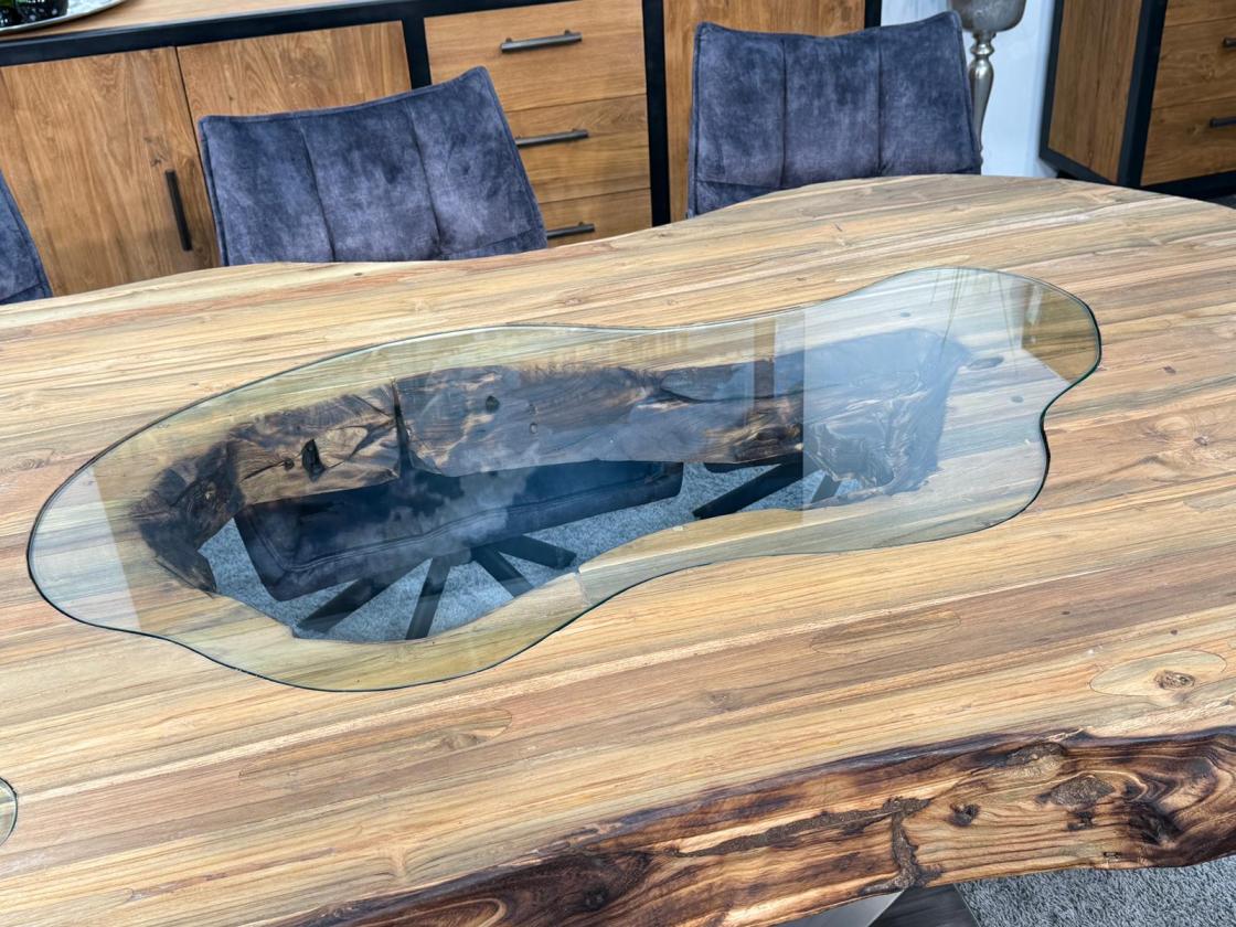 Massiver Holtisch Fusion aus recyceltem Holz
