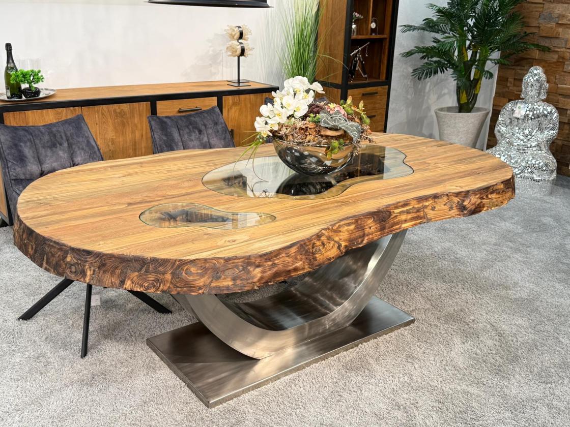 Massiver Holtisch Fusion aus recyceltem Holz