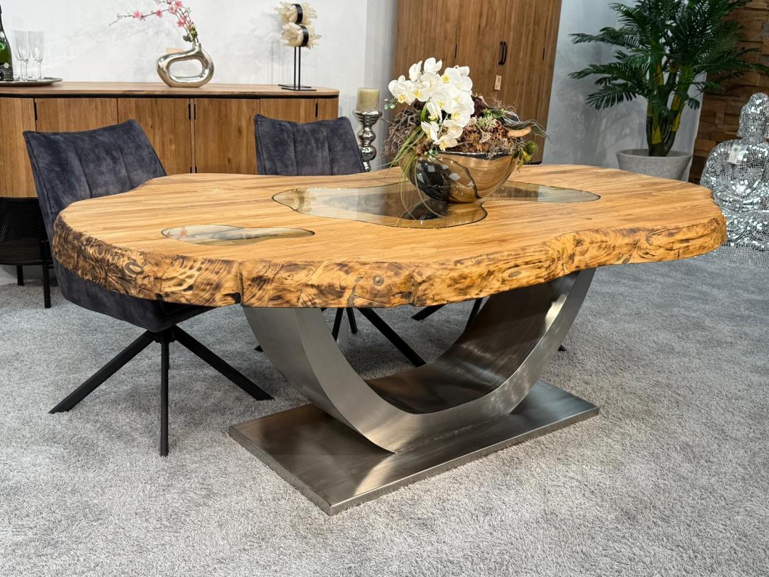 Massiver Holtisch Fusion aus recyceltem Holz